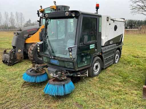 2011 Schmidt Swingo 200+ Street Sweeper