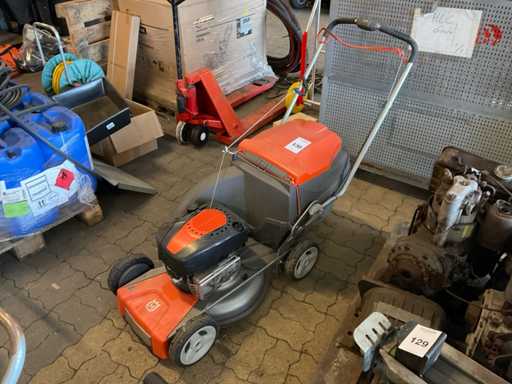 Ma?ina de tuns iarba Husqvarna