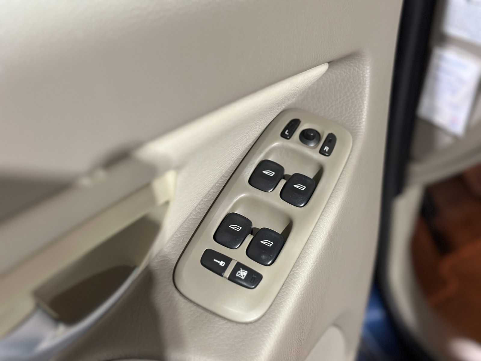 Volvo XC90 2.4 D5 Elite 163pk 2004, ZB-112-R