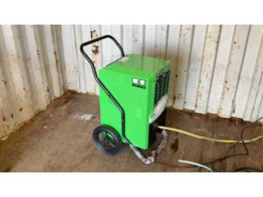 930aa584-5f07-4cdc-80ca-697ffc8aefaf.mp4