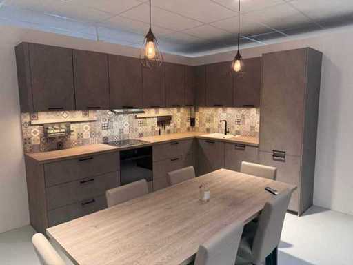 Nobilia - Cuisine showroom avec appareils Bauknecht/Elica