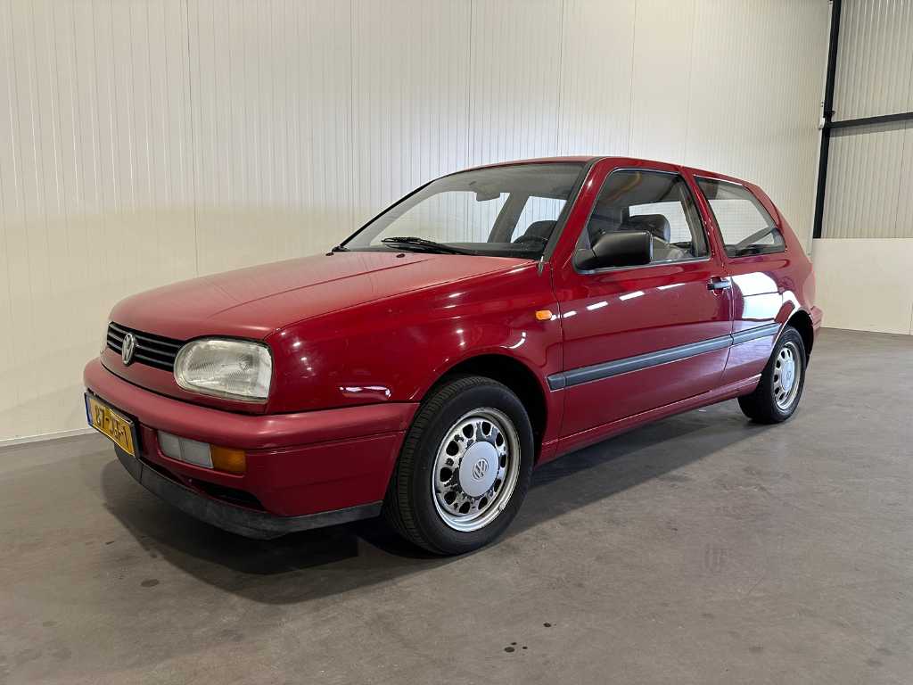 Volkswagen Golf 1.8 CL 87-JGF-1