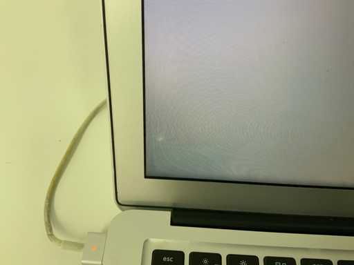 Apple A1466 13-calowy laptop MacBook Air MD760LL/B