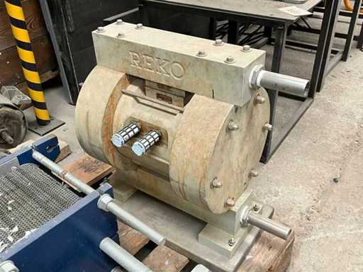REKO Pneumatic Double Diaphragm Pump