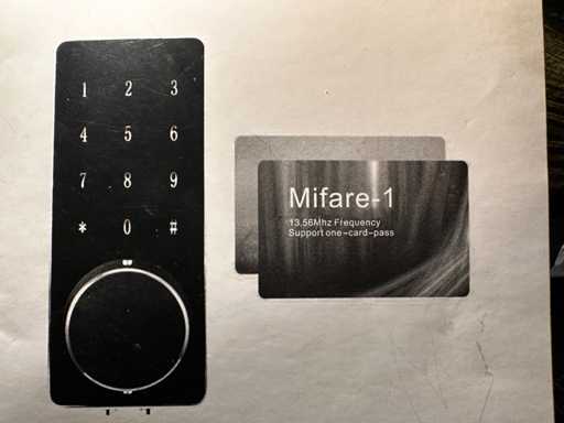 ÎNCUIETOARE INTELIGENTĂ RF ȘI COMBINAȚIE