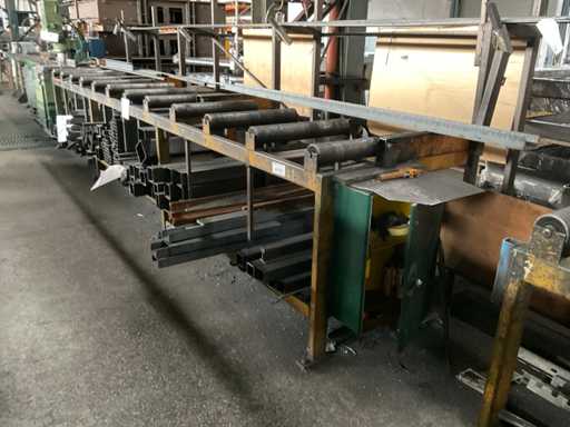 Roller conveyors including metal profiles Mixed lot