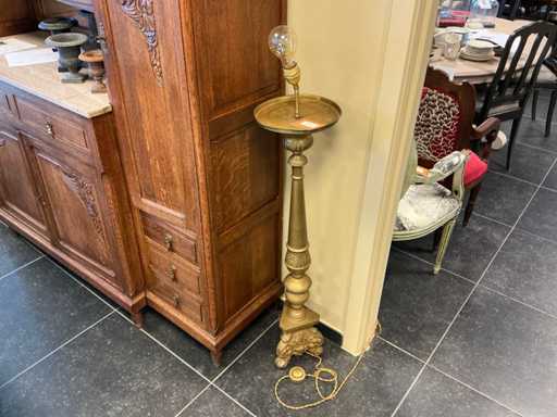 Omgebouwde kerkkandelaar