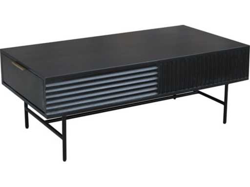 Grande tavola di casa