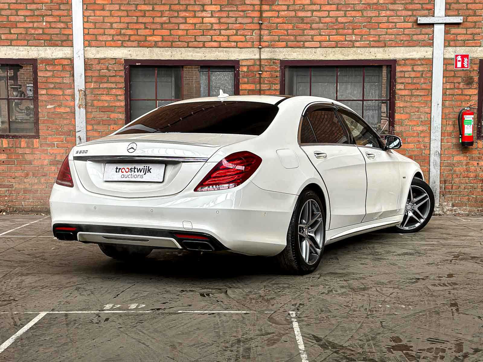 Mercedes-Benz S600 Long AMG 6.0 V12 530hp 2015 S-Class