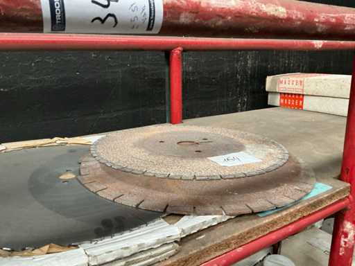 Various saw blades (5x)