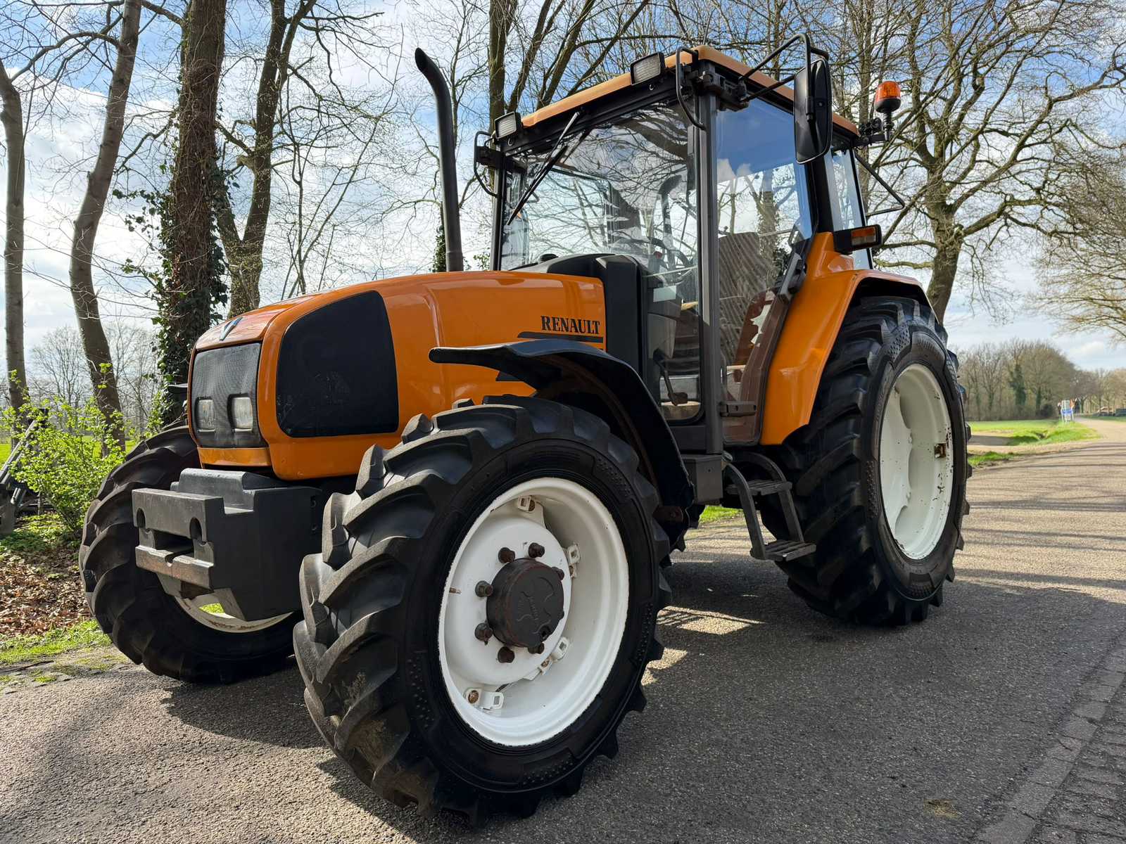1992 Renault Ceres 340X All-wheel drive farm tractor