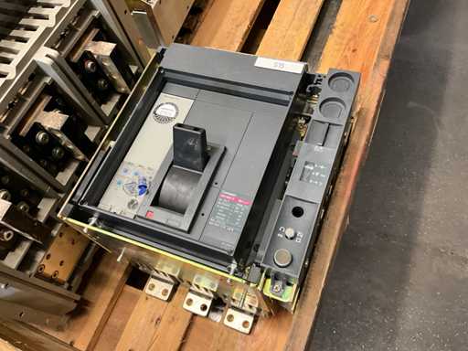 Merlin Gerin Compact NS 1600 H 1600A Circuit breaker