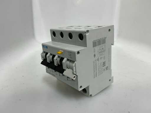 Disjoncteur à courant résiduel EATON C32 3P+n (15x)