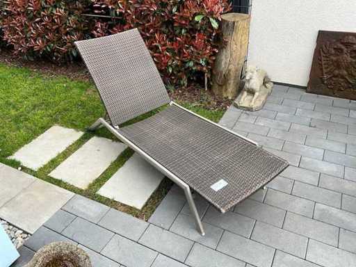 Tumbona de sol ployrattan usada para 195 cm de longitud total 65 cm de cabecero y 75 cm marrón