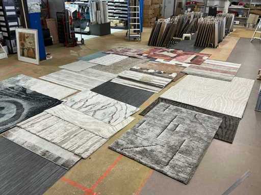 Vari campioni di tappeti