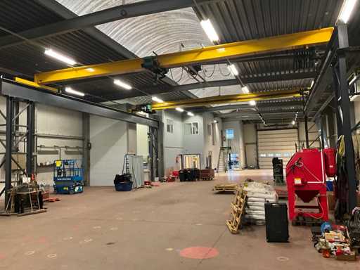 Overhead crane, welding tables and rolling stock