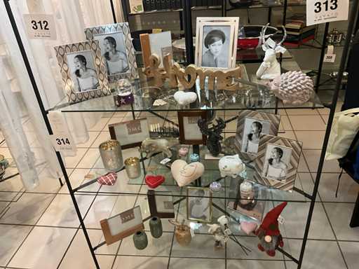 Divers decoratieartikelen, geschenkartikelen, fotokaders...