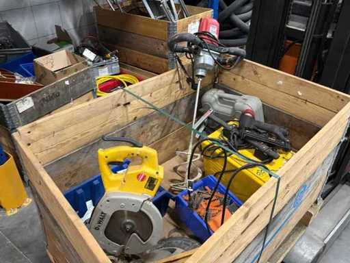 Verschiedene (defekte) Elektrowerkzeuge