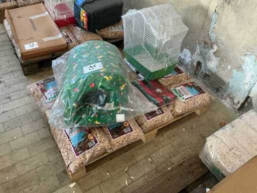 Stock of various accessories for animals