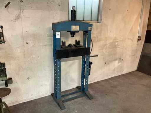 1997 T20 hydraulic press 20 tons
