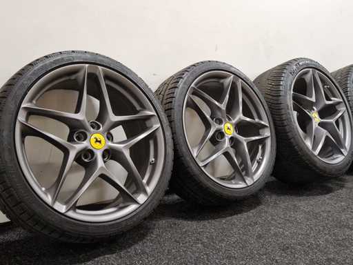 Ferrari - Roma - essieu - michelin - 20 pouces