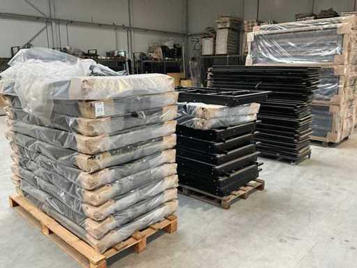 Divers cadres de lit en acier