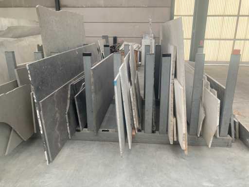 O mulțime de diverse marmure de la Pietra Forte la Gris des Ardennes