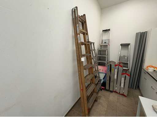 Mixed Lot of Aluminium Ladders & Steps – 7 pcs.