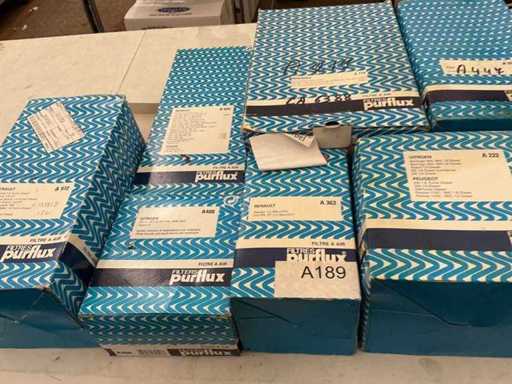 Lotti vari inclusi filtri dell'aria per auto