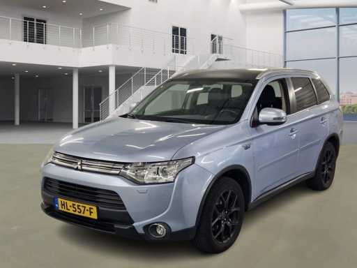 Mitsubishi Outlander 2.0 PHEV Edizione Esecutiva 2015 | HL-557-F