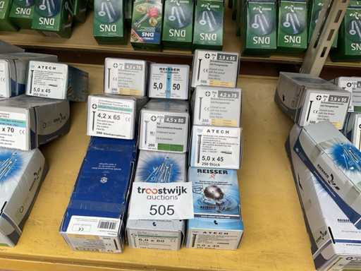 10 dozen spaanplaatschroeven