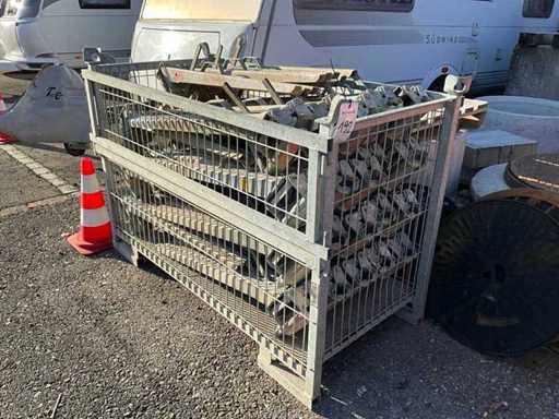 Barele cu 3 suporturi pentru picioare