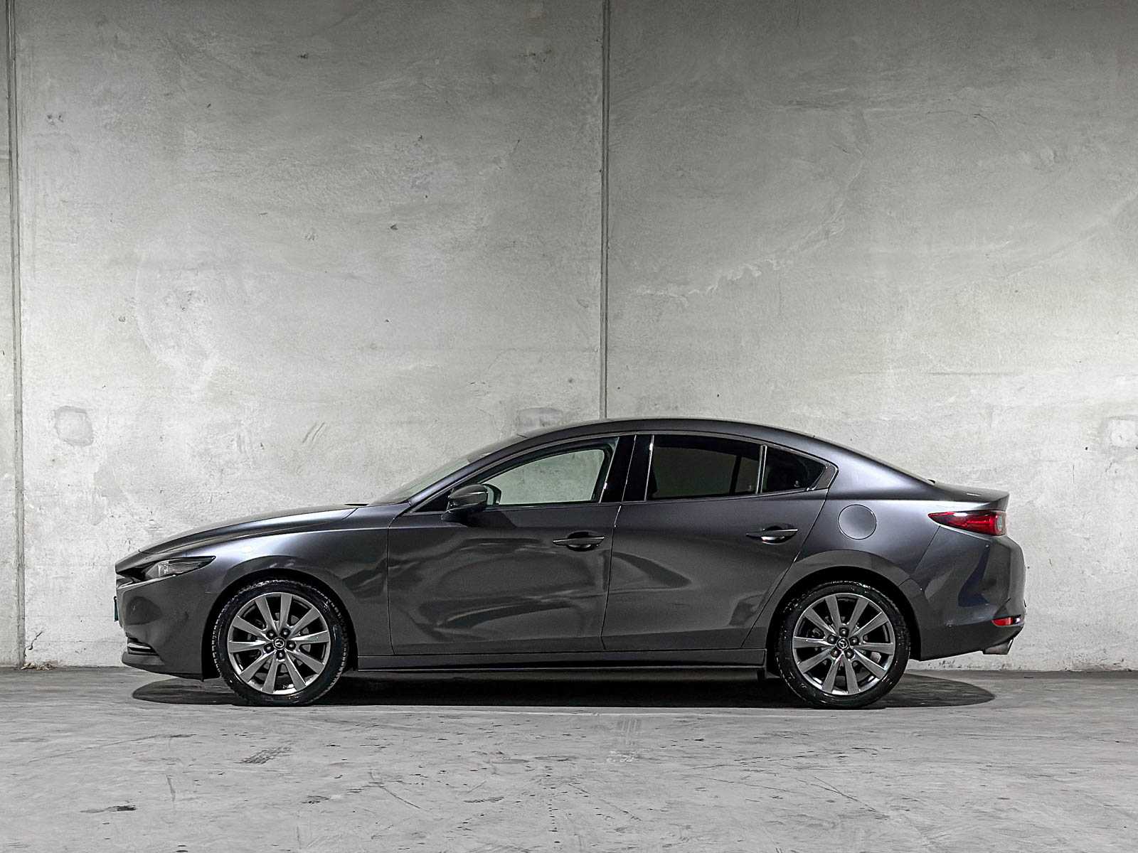 Mazda 3 2.0 e-SkyActiv-X M Hybrid 186 Luxury 186pk 2022 (Origineel-NL & 1 Eigenaar), R-001-LJ
