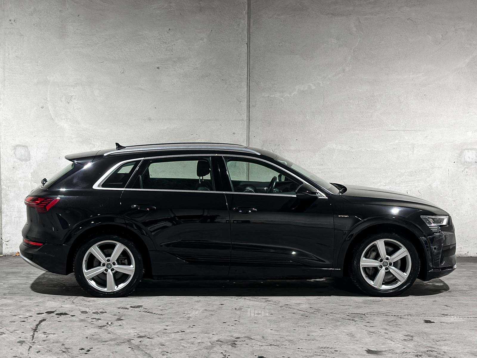 Audi e-tron 50 Quattro Business Edition 313pk 2020 (Origineel-NL), J-761-NS