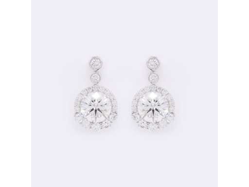 Boucles d’oreilles en or blanc 14 carats avec 4,21 carats. diamant