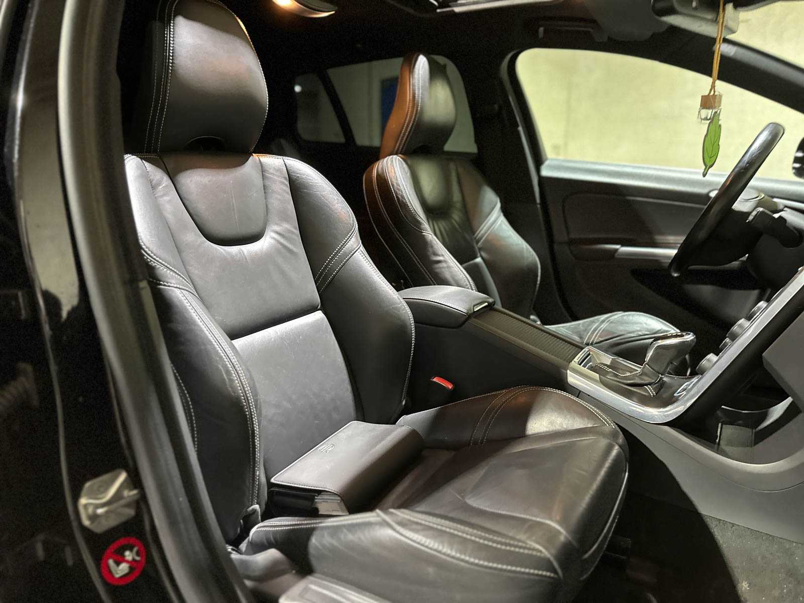 Volvo V60 2.4 D6 AWD Plug-In Hybrid Summum 285pk 2013 (Origineel-NL), 6-SFG-70