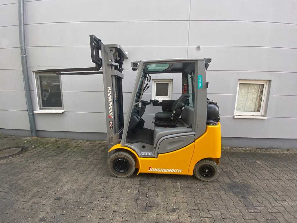 2016 Jungheinrich TFG316s EVO - Triplex 1.600kg Stivuitor cu gaz