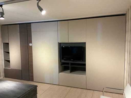 Armoire murale TV intégrée