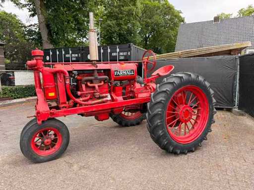 Tracteur vintage McT-Cormick Farmall F20 1937