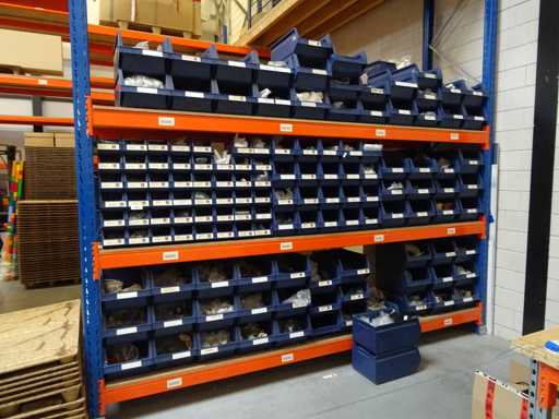 Batch of parts for lamp mounting