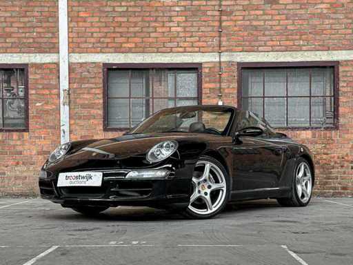 Porsche 911 Carrera Cabriolet 997 3.6 325pk 2005 handgeschakeld -Youngtimer-