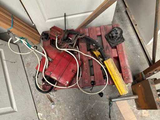 UNIVERSAL LIFT Electric Chain Hoist