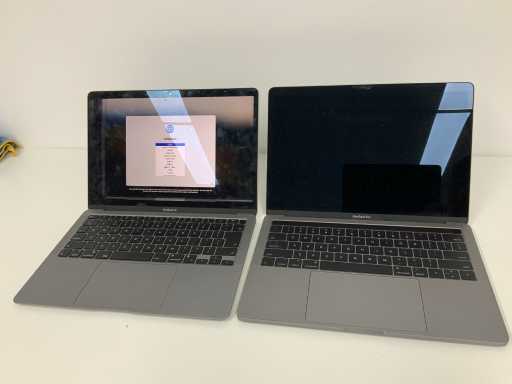 13-calowy MacBook Air M1 A2337 i 13-calowy MacBook Pro A1706 (2x)