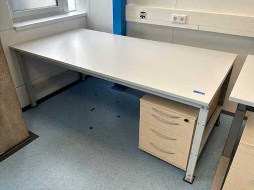 1 work table 1,500 mm lg x 800 mm deep
