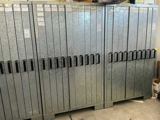 Armoire métallique porte-puce