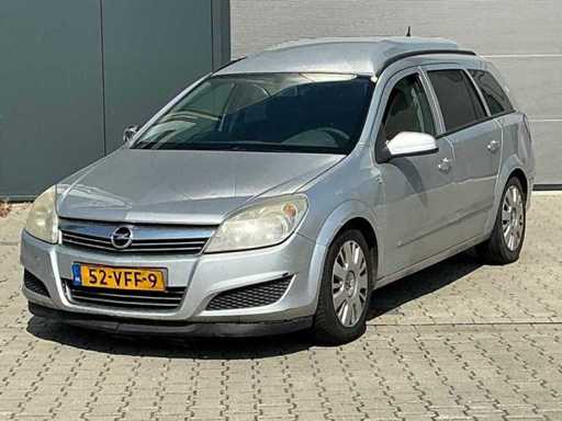Opel Astra 1.7 CDTi z 2007 roku korzysta z pojazdu użytkowego