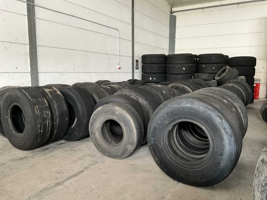 Large batch of tyres
