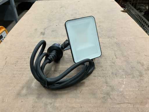 Fluxon LB10F Flutlicht