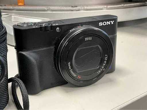 Cameră foto Sony Cyber Shot RX100 III
