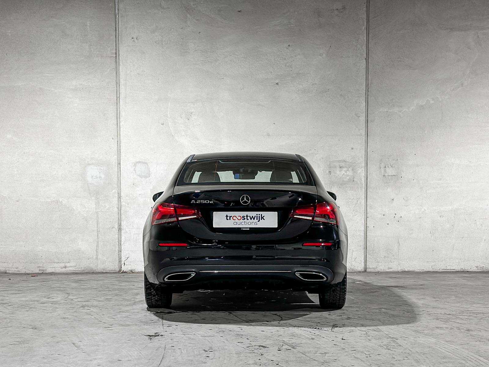 Mercedes-Benz A250 e Business Solution Luxury Limited 218pk 2020 (Origineel-NL + 1e Eigenaar) A-klasse, J-849-SG